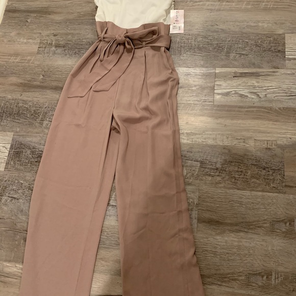 New with tags jumpsuit - Picture 2 of 3